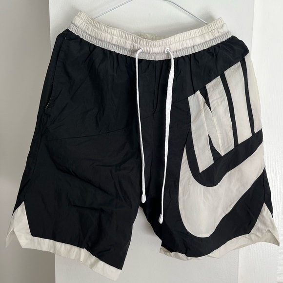 Nike - Picture 1 of 1